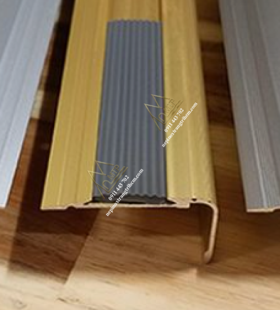 NẸP NHÔM CHỮ L55MM GÂN CHỐNG TRƠN