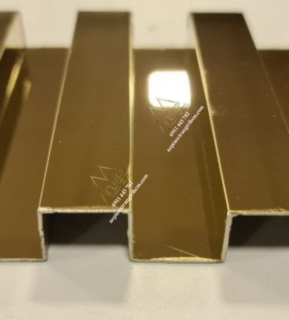 NẸP INOX LAM SÓNG ỐP TƯỜNG 