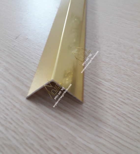 NẸP NHÔM CHỮ V20MM
