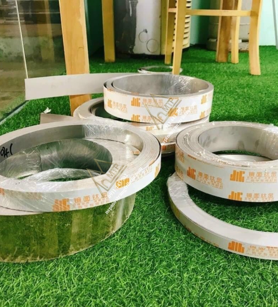 NẸP LA INOX CUỘN 
